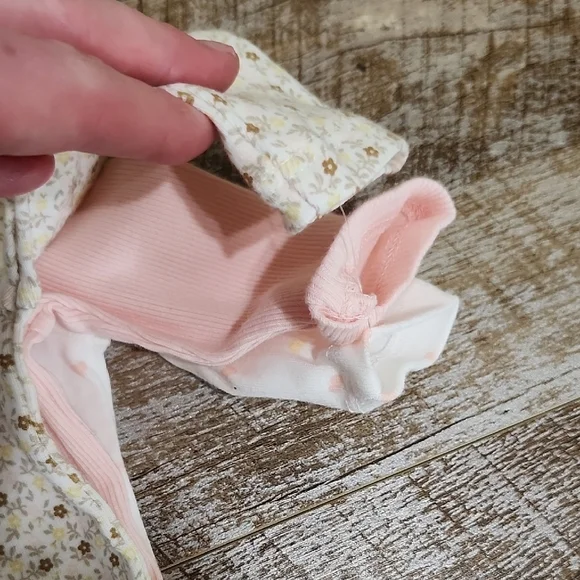 GAP Pink and White Matching Set Bodysuit Long Sleeves - Picture 14 of 16